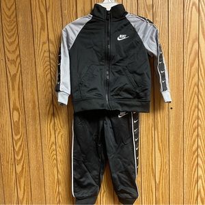 Kids Nike sweatsuit